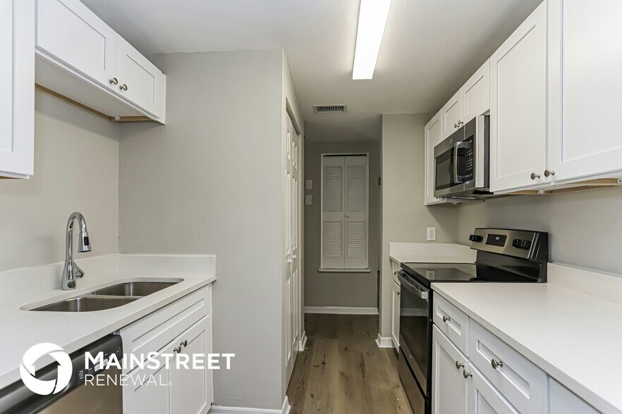 Building Photo - 1132 Hollywood Ave