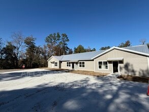 Building Photo - 1390 SE Magnolia Loop