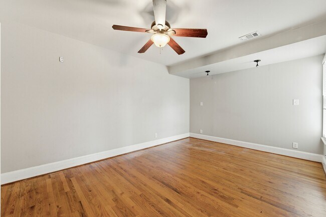 Building Photo - 202 Warren St SE