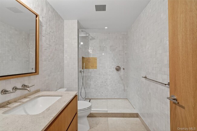 Building Photo - 316 Wall St