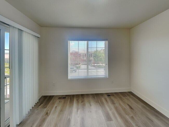 Building Photo - 2425 Quartz St
