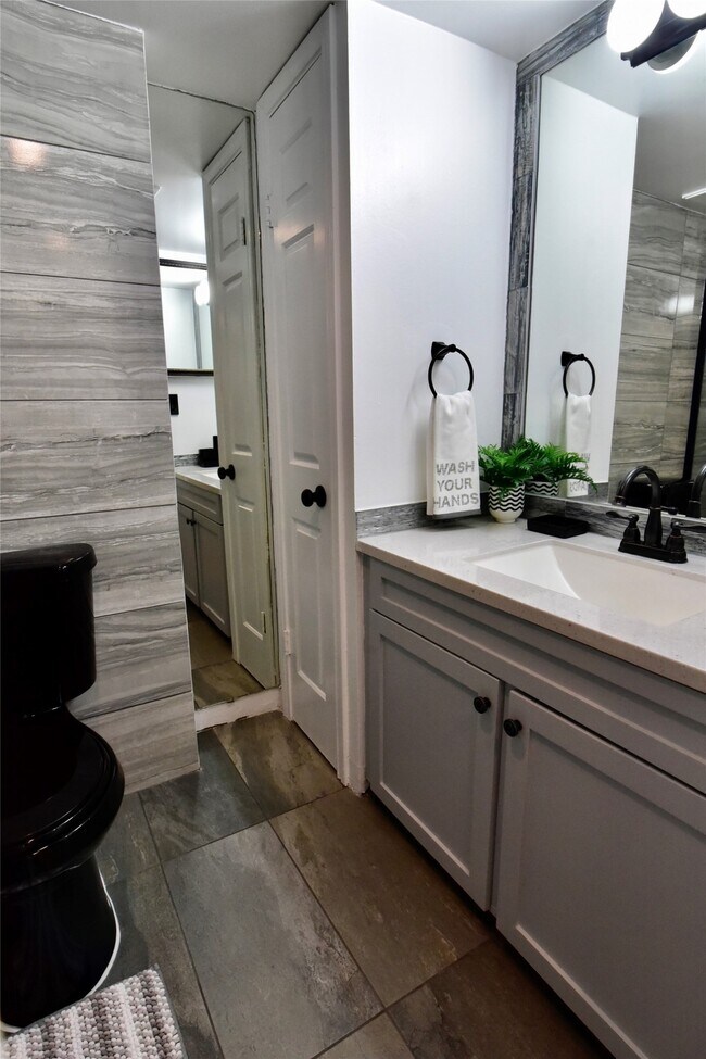 Building Photo - 3525 Sage Rd