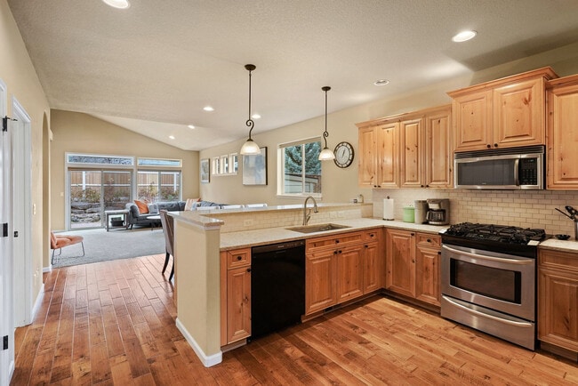 Building Photo - 20482 Jacklight Ln