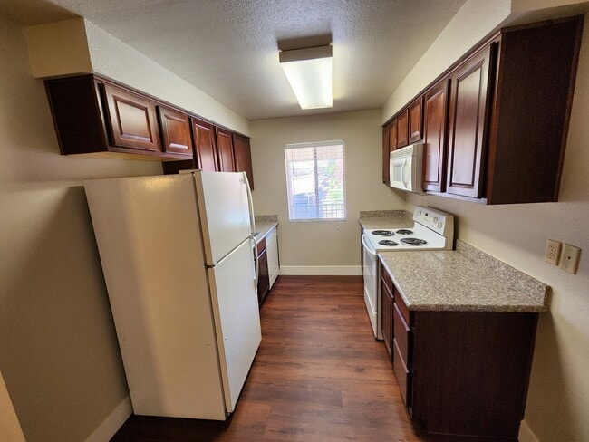 Building Photo - Beautiful Bella Vita 1 Bedroom/1 Bath unit.