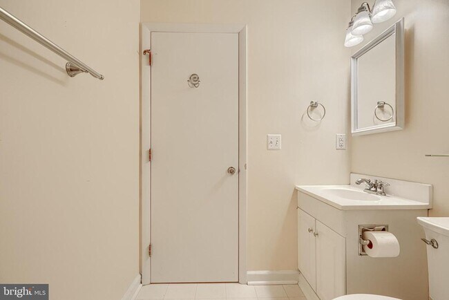 Building Photo - 414 Five Farms Ln