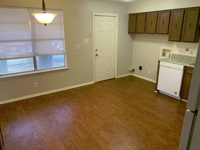Building Photo - Duplex