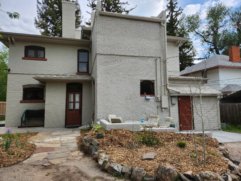 Building Photo - 714 E 17th St