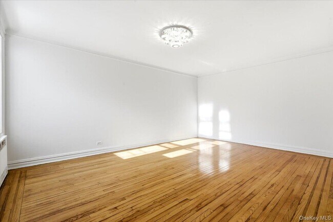 Building Photo - 114-20 Queens Blvd