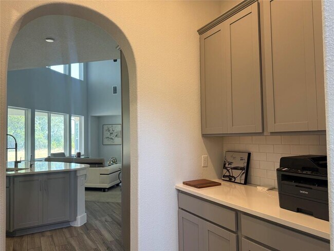 Building Photo - 169 Sunny's Halo Ct