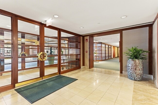 Building Photo - 75-83-83 Cambridge Pkwy