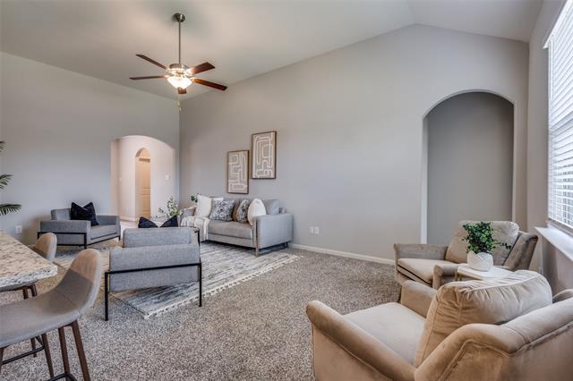 Building Photo - 304 Aceves Ct