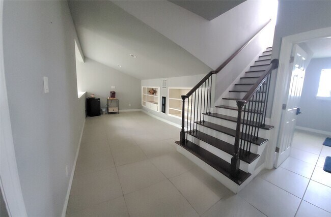 Building Photo - 1413 Holly St