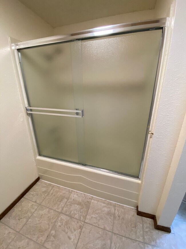 Building Photo - Spacious 3 bedroom 2 Bath Home in SE Corvallis