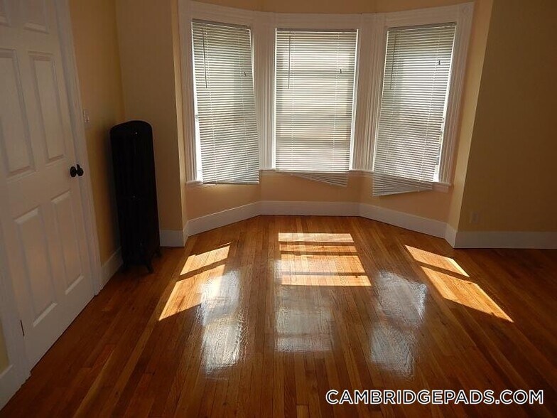 Building Photo - 5-7 Blake St.