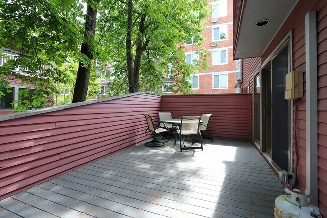 Building Photo - 336 Harvard St