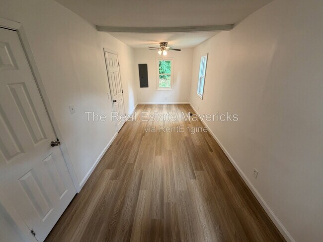 Building Photo - 128 Phillips Hollow Rd