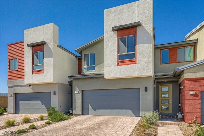 Building Photo - 4390 W Landberg Ave