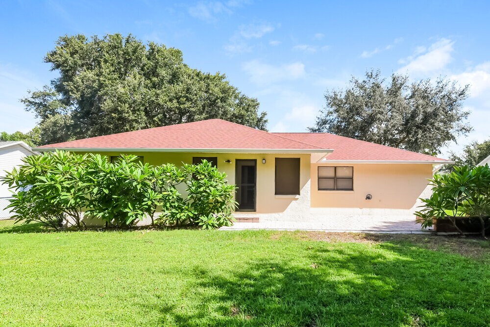 Building Photo - 10416 Calle De Flores Dr