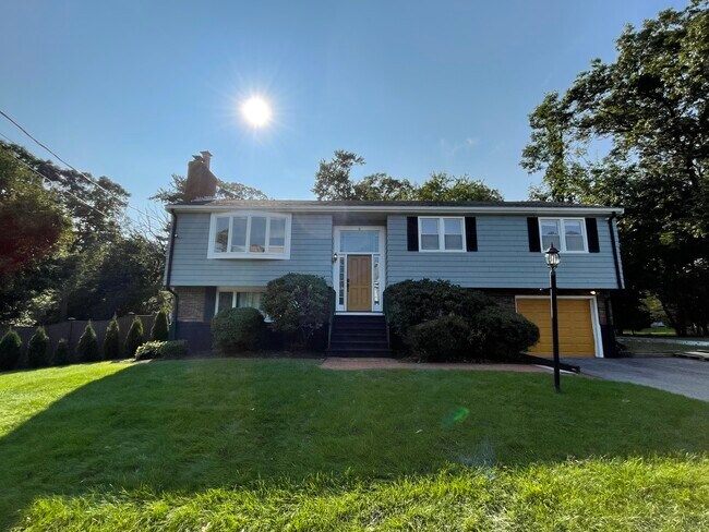 Building Photo - 6 Larson Cir