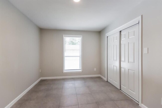 Building Photo - 24518 Pine Canyon Dr