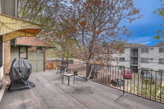 Building Photo - 1275 Detroit St