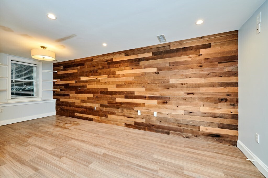 Building Photo - 156 Dorchester St