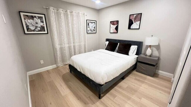 Building Photo - 321 W Park Ave