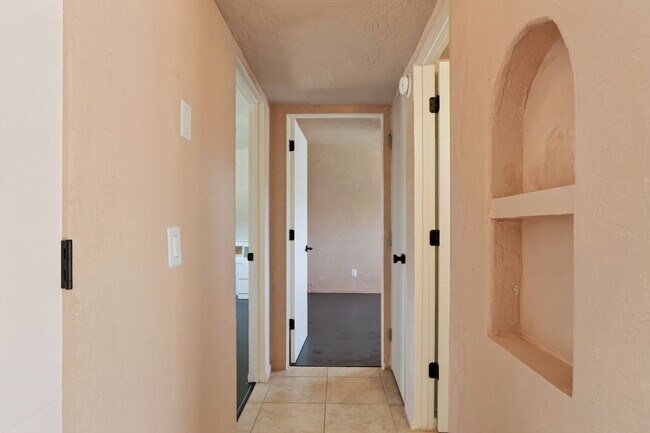 Building Photo - ~Designer Desert Retreat~