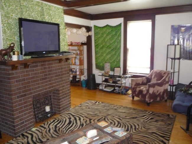 Building Photo - Broom &amp; Wash, LLC 404WW