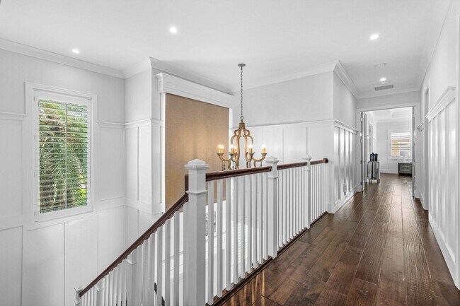 Building Photo - 2100 Notre Dame Dr