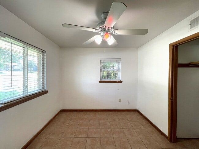 Building Photo - 1817 Hardy Dr