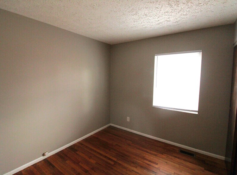 Building Photo - 2928 Landon Dr