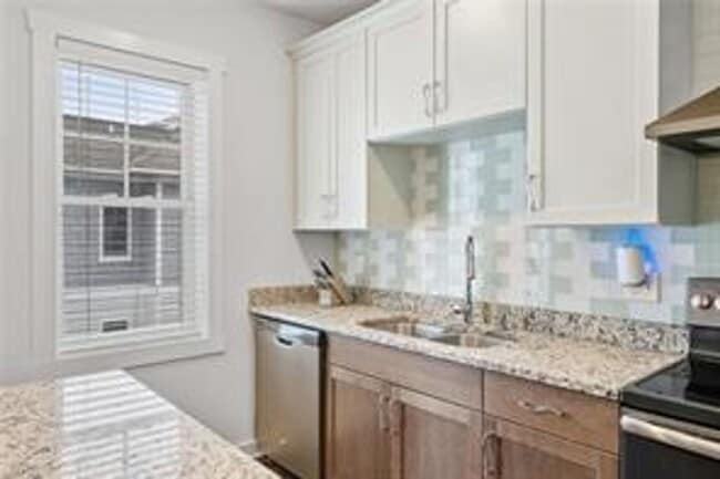 Building Photo - Coastal Villas by the Bay!