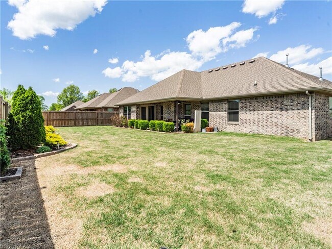 Building Photo - 130 Cisterna Dr