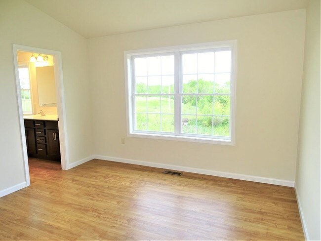 Building Photo - 329 Cedar Hollow