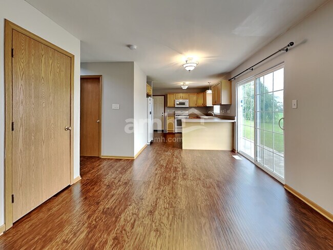 Building Photo - 1821 Eagle Dr