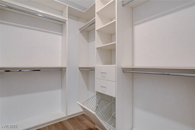 Building Photo - 237 Callen Falls Ave