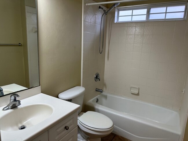 Building Photo - 2382 Heathrow Dr