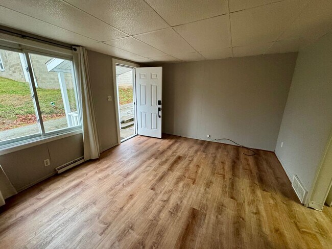 Building Photo - Spang Avenue