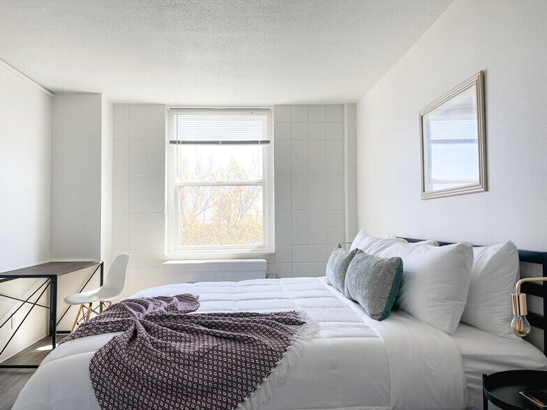 Building Photo - 2515 Burnet Ave