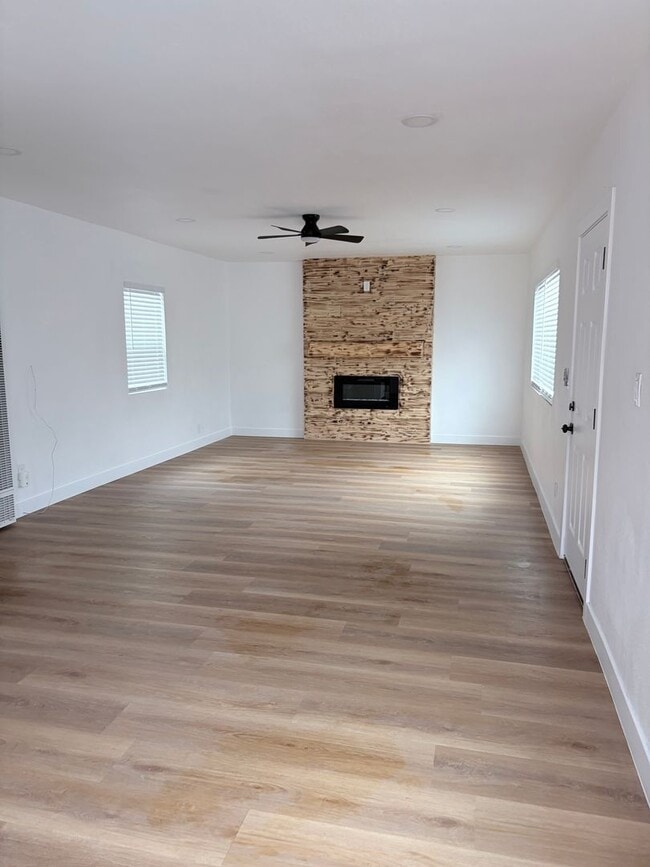 Building Photo - 105 W 83rd St