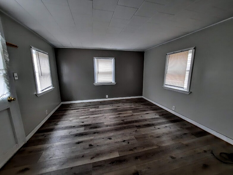 Building Photo - 244 Alder St