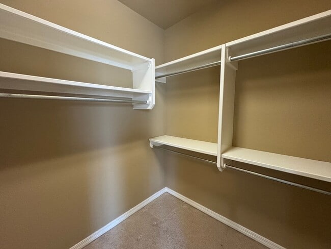 Building Photo - BIXBY - 4 Bedroom, 2.5 baths, 2 car garage...