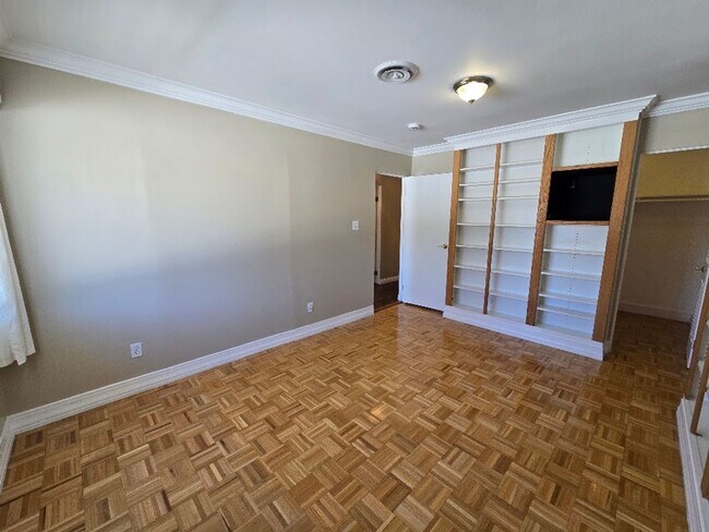Building Photo - 3030 El Camino Ave