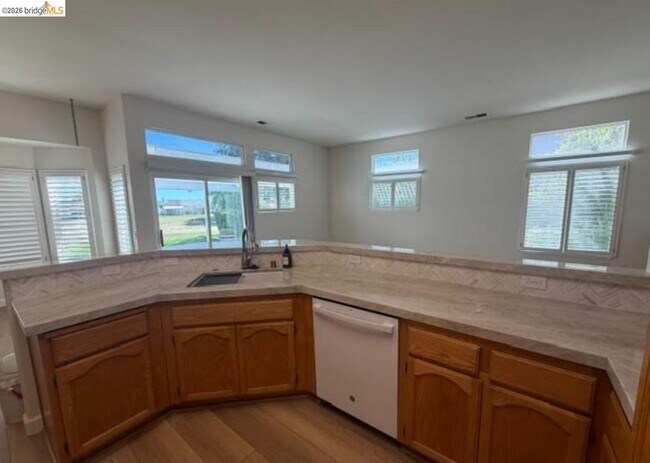 Building Photo - 170 Gala Ln