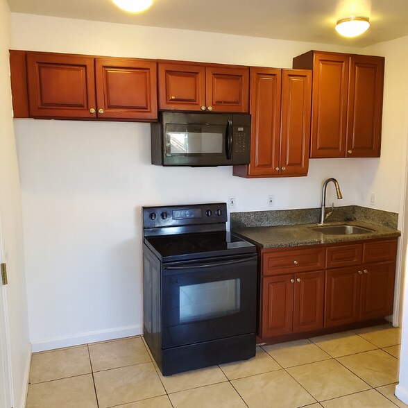 Building Photo - 11083 Azahar St