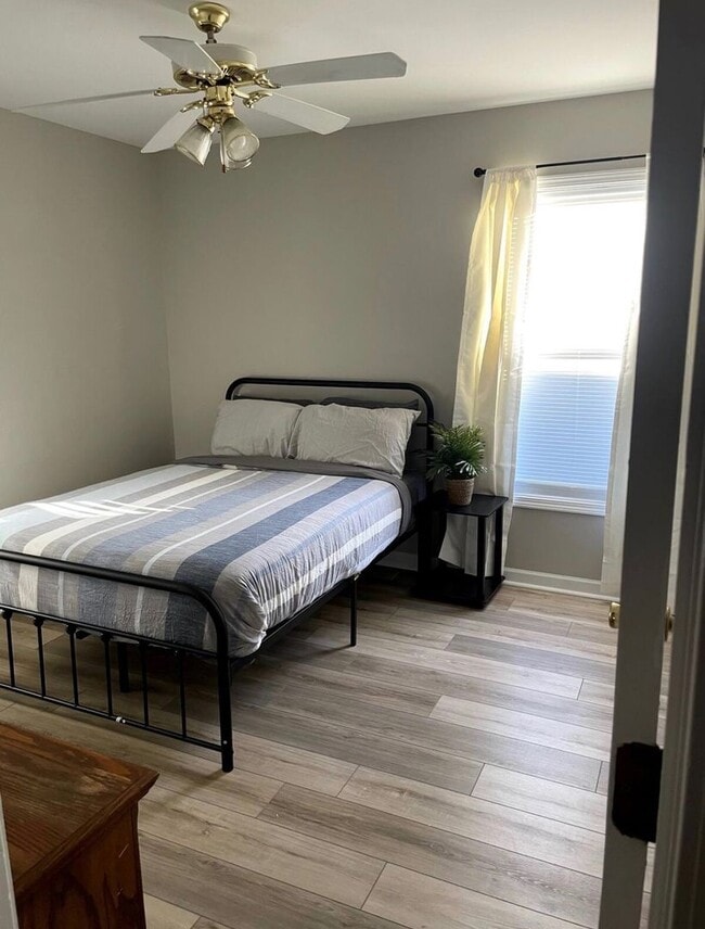 Building Photo - 227 Stephens Rd