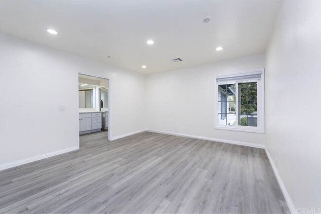 Building Photo - 506 San Luis Rey Rd