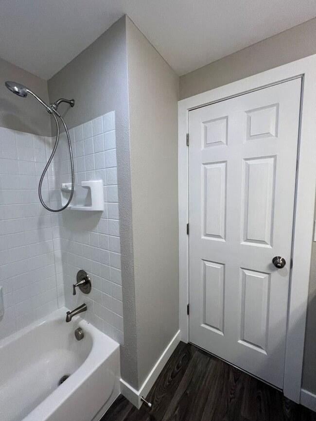 Building Photo - Updated 2BD/1BA Townhome- Move-In Ready Just in Time for Summer!