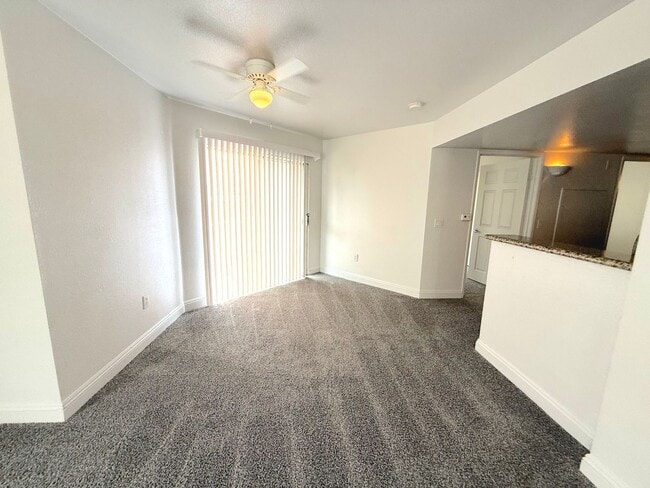 Building Photo - SPACIOUS 3BED/2BATH CONDO ON THE FIRST FLOOR!